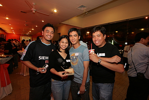 Rick, Karla, and Ederic with Cliquebooth/Fotogra's Karl doing the famous TXTPower pose.