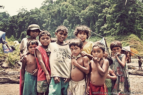 Children of the Dumagat tribe.