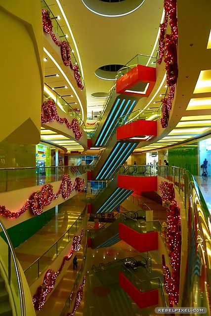 The nicely designed escalators at the Annex.